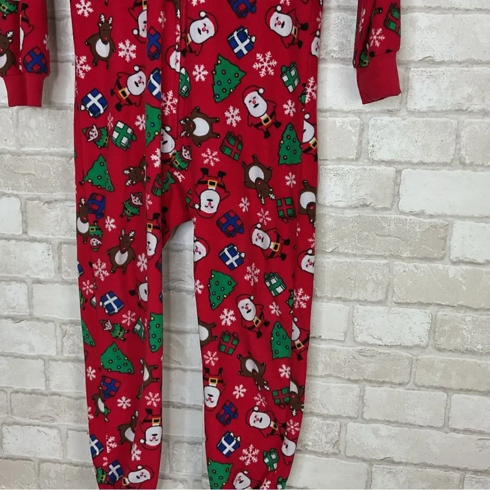 The Childrens Place red christmas