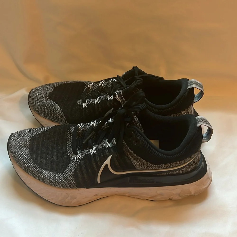Nike React Running Shoes Black Gray Women’s Size 8