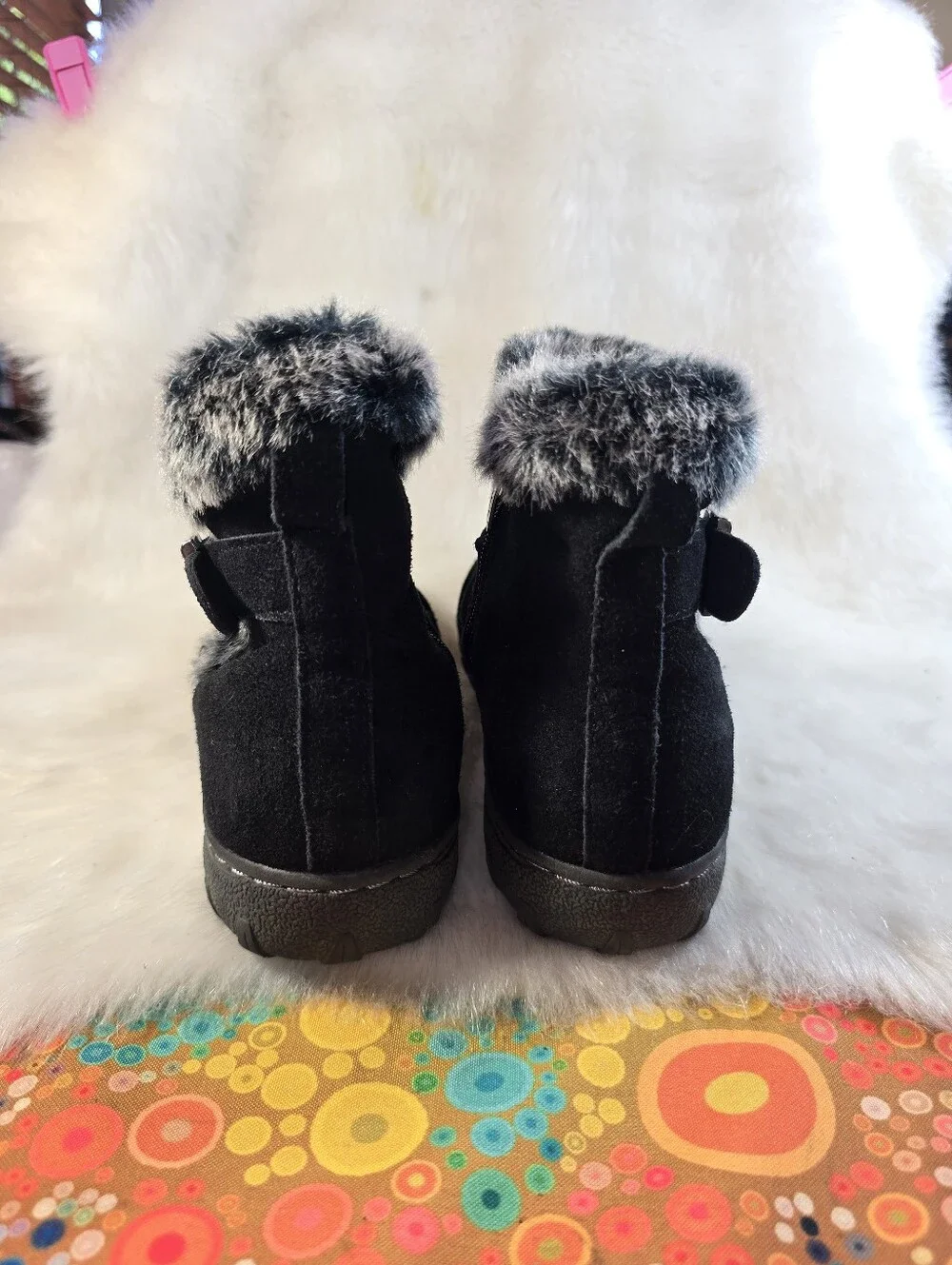 Khombu black suede