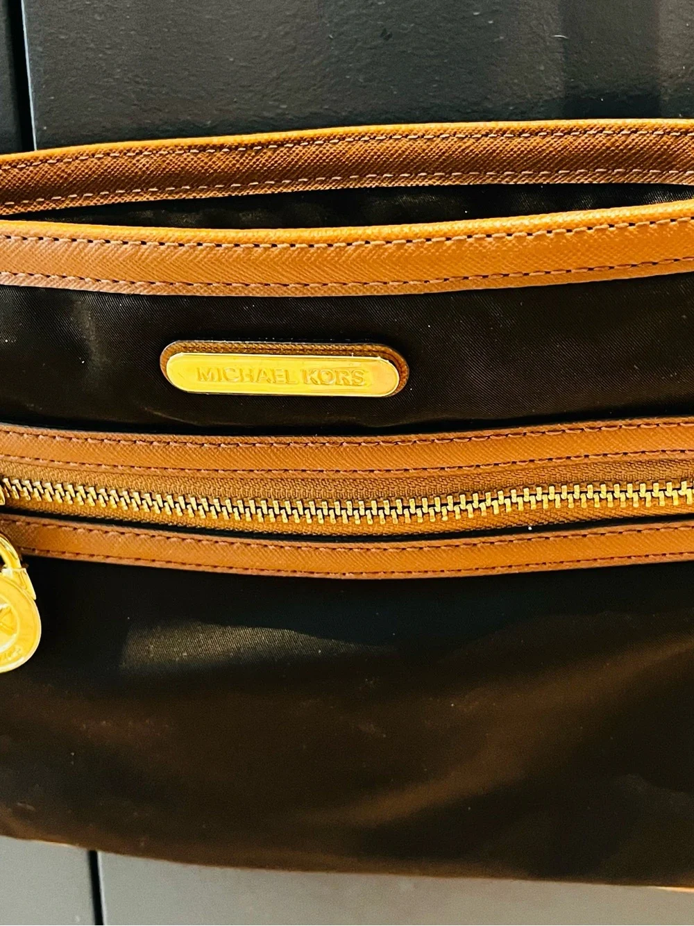 Michael Kors tone clean easy
