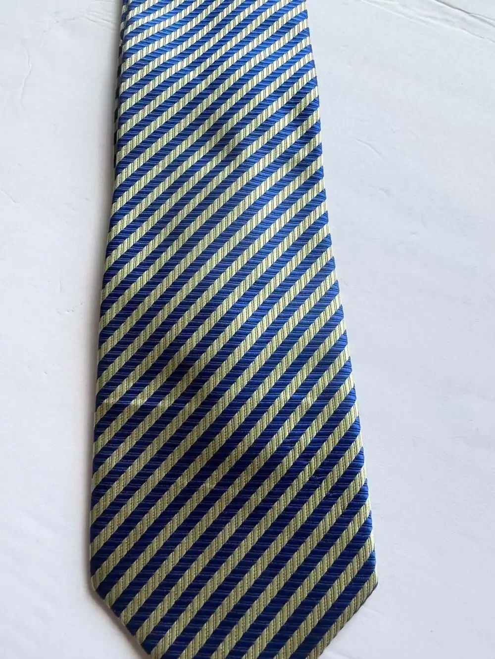 Hugo Boss 100% silk