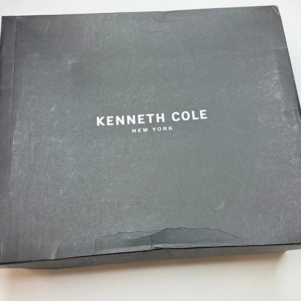 Kenneth Cole New York step out