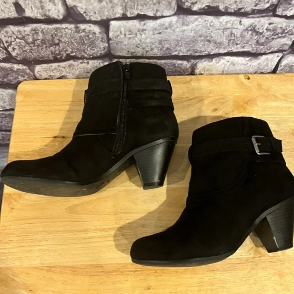 Solanz black ankle