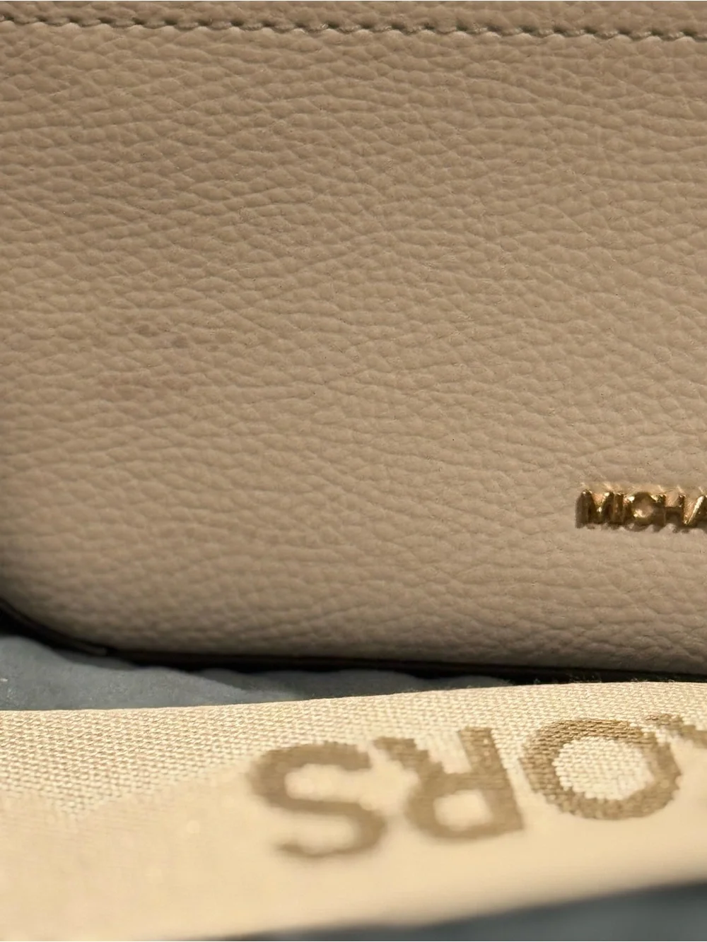 Michael Kors compact michael