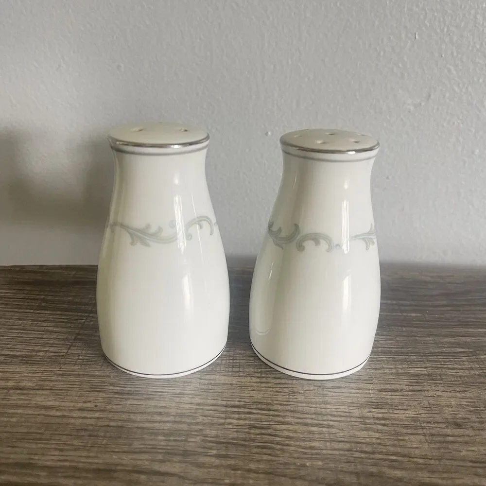 Vtg Noritake China Covered Salt & Pepper Chaumont Design Pattern 6008 Made Japan