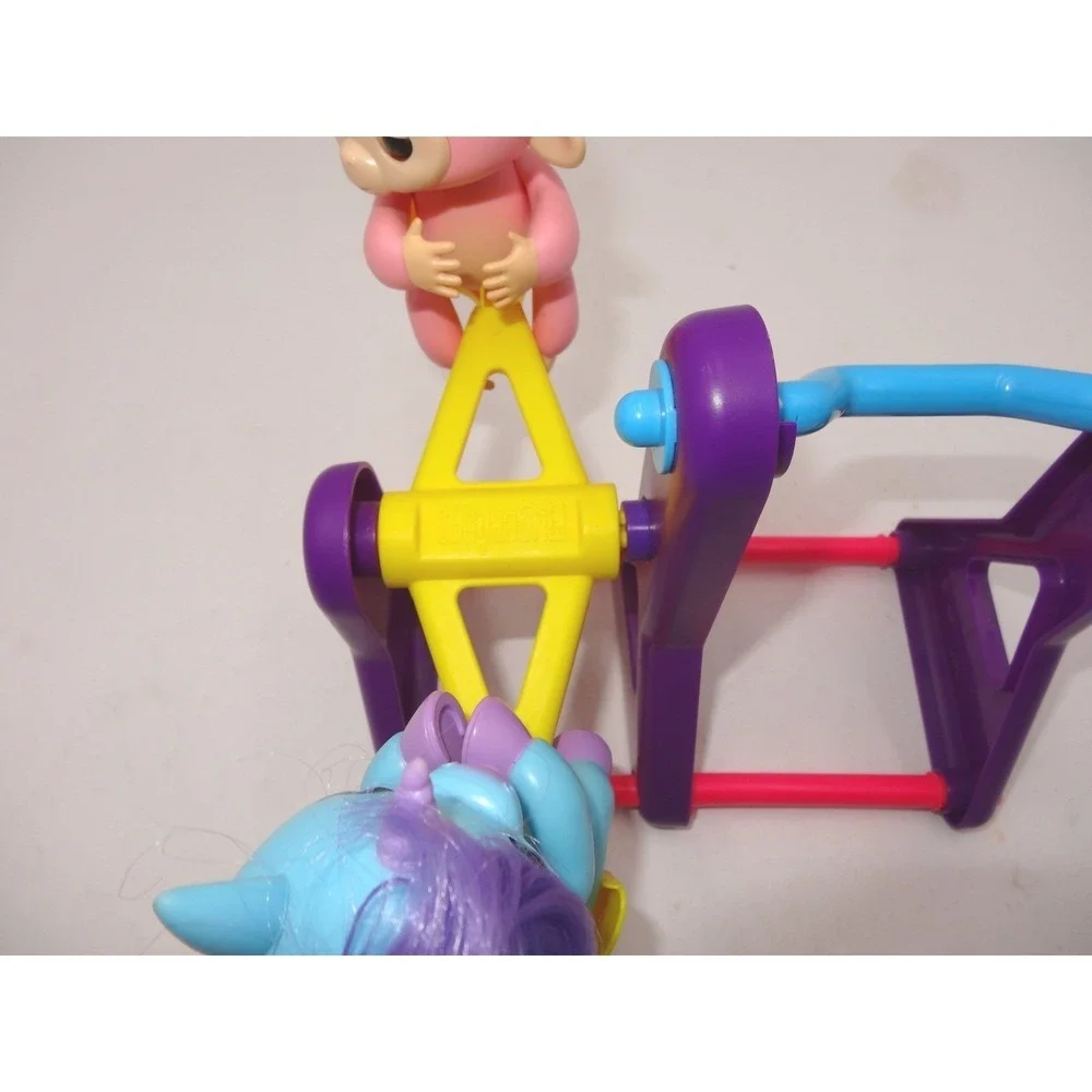 Wowwee fingerlings teeter