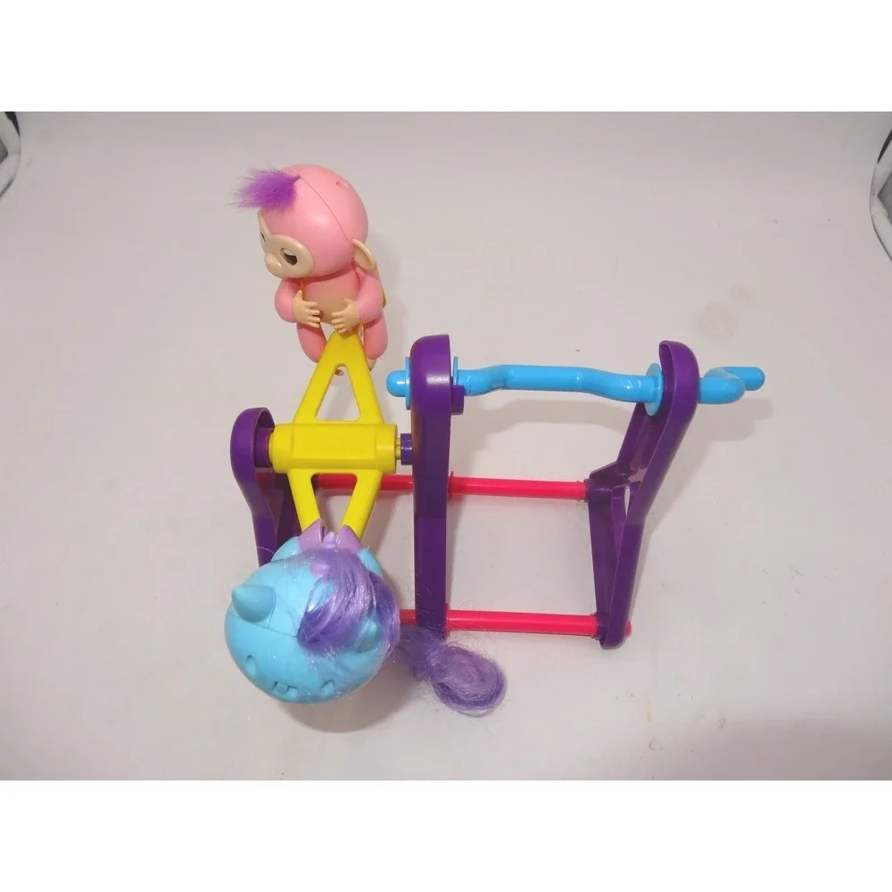 Wowwee fingerlings teeter