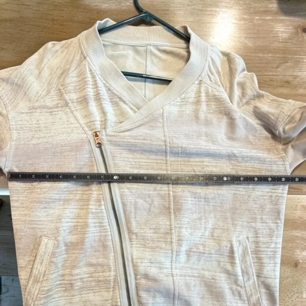 lululemon athletica metal hit