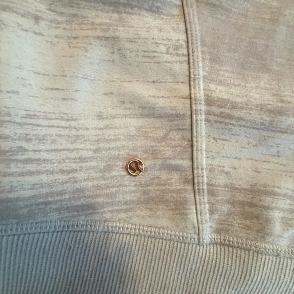 lululemon athletica metal hit