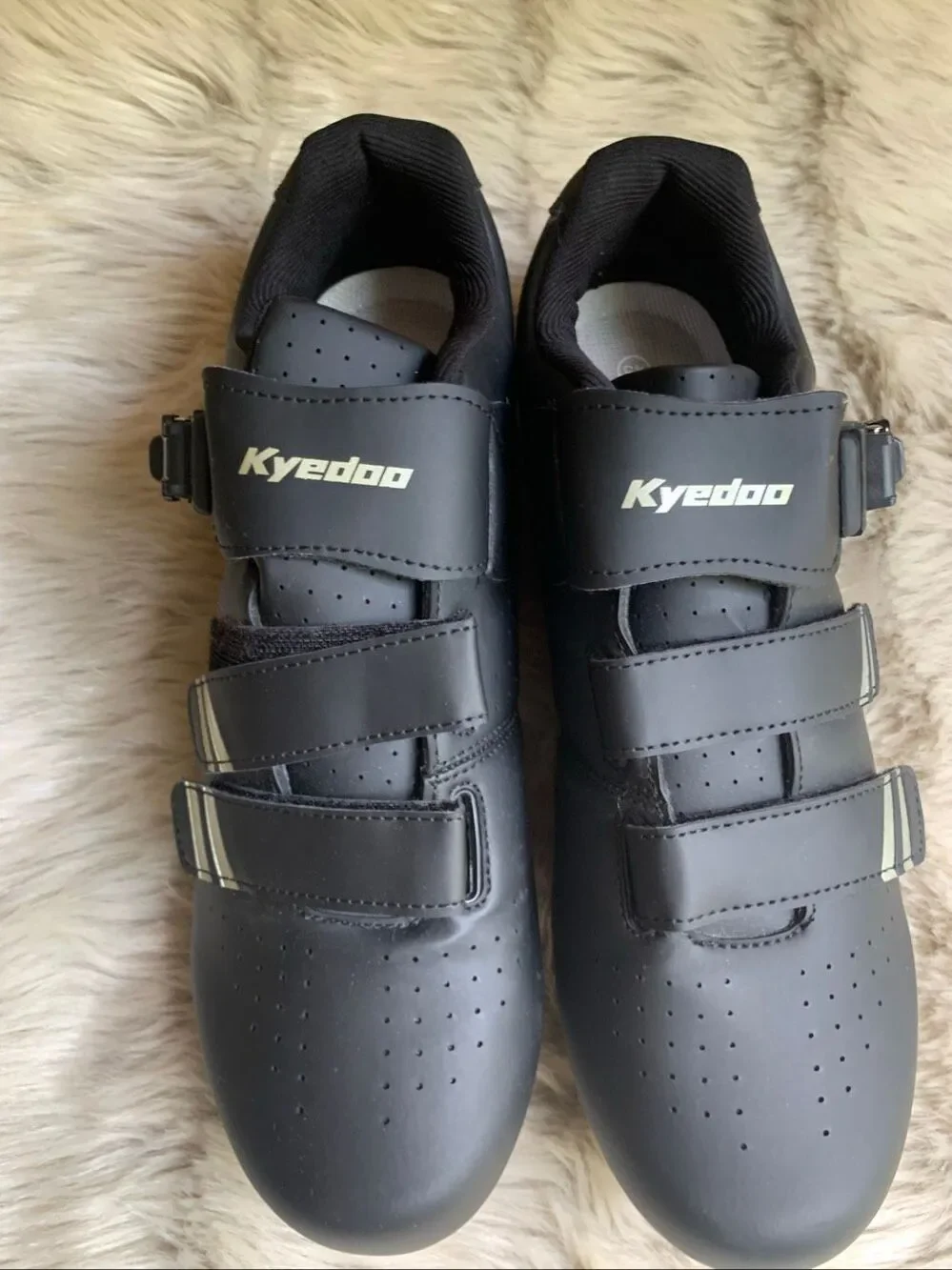 Kyedoo nwot unisex