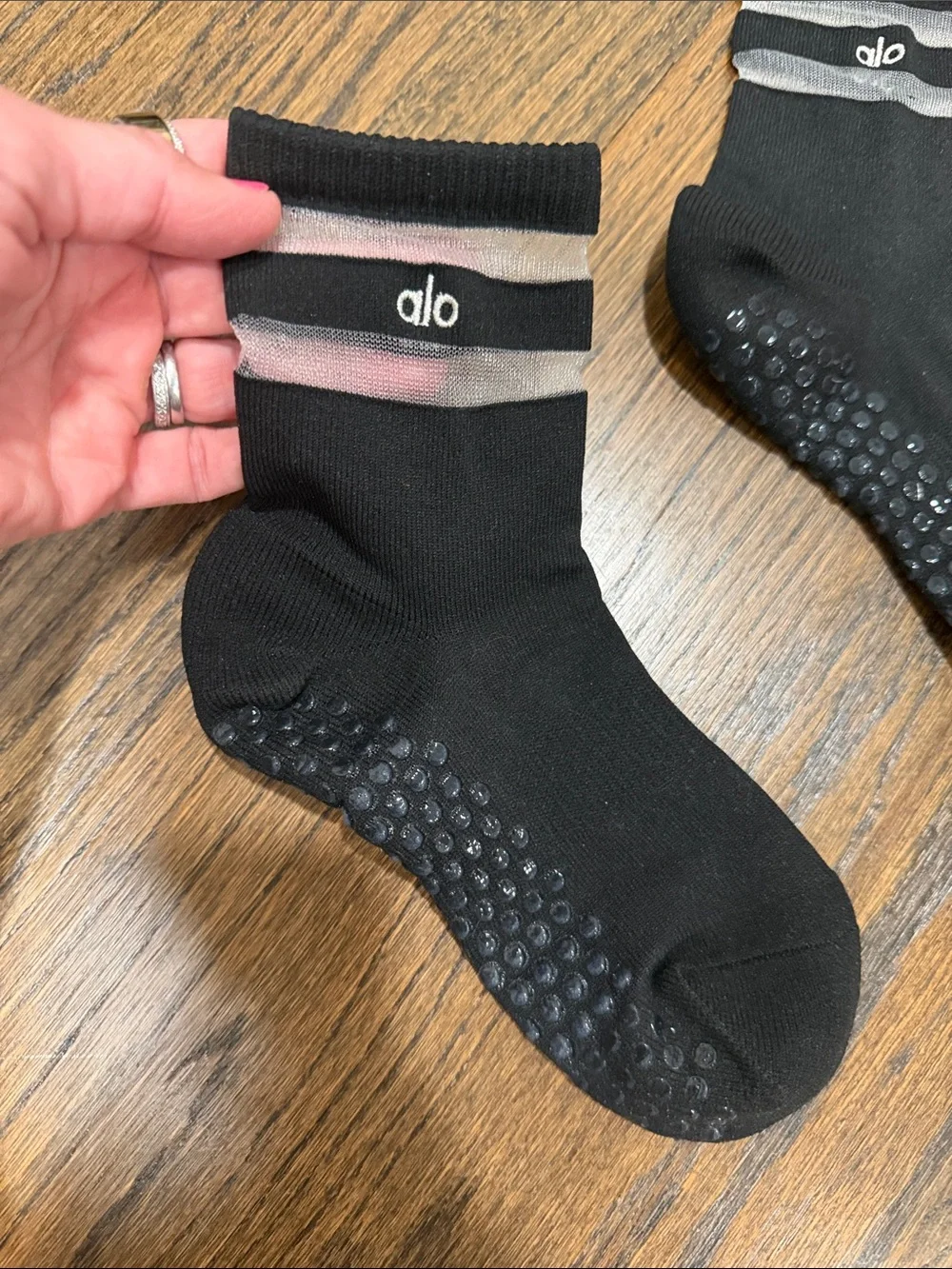 ALO Yoga black ankle