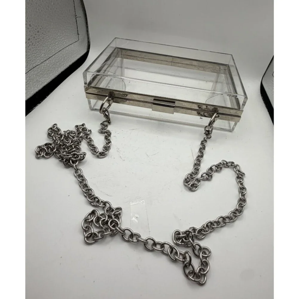 Unbranded clear box