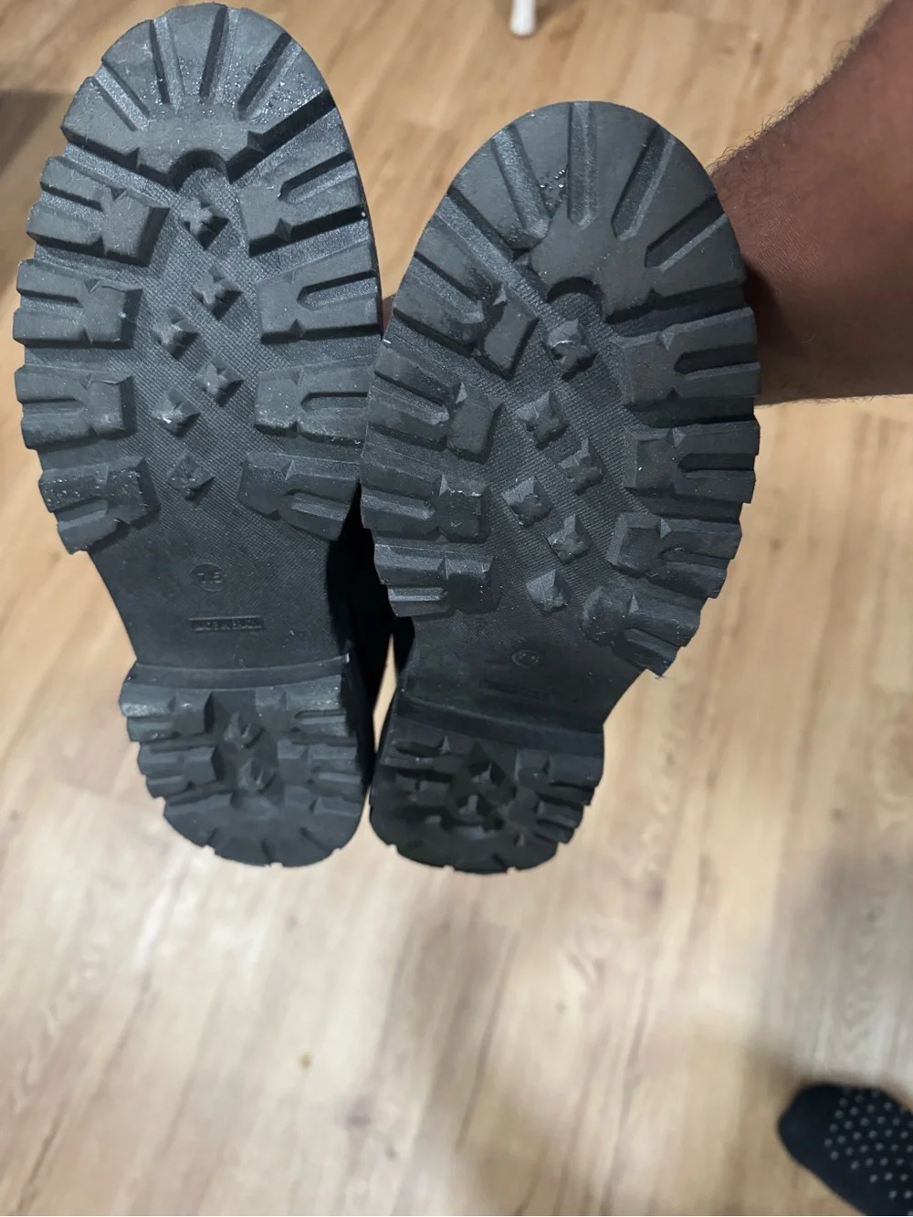 Steve Madden polished black