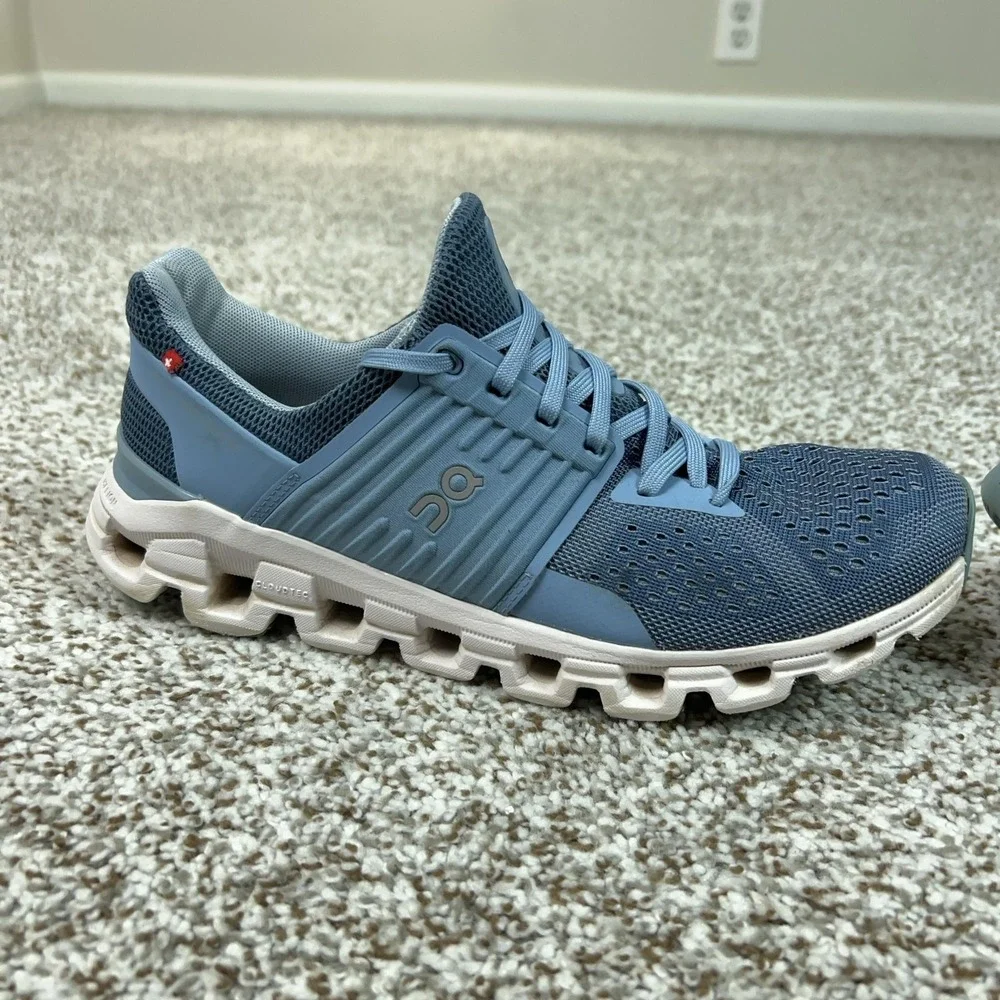 On Running shoes womens
