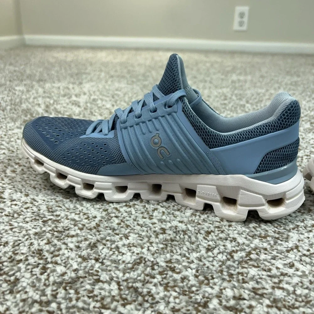 On Running shoes womens