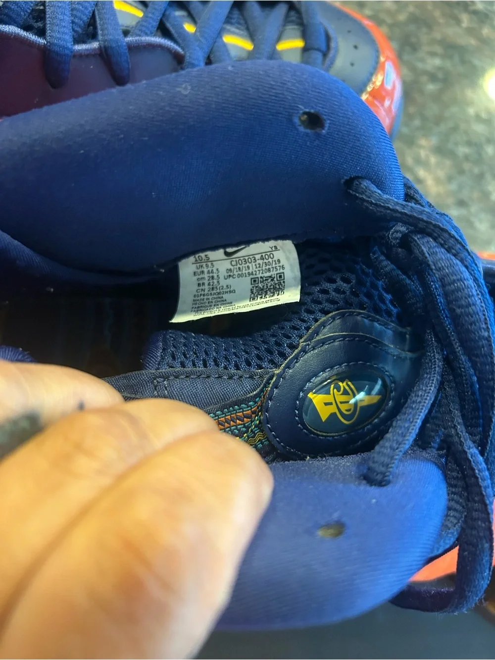 Nike box label