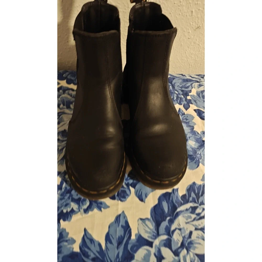 Dr Martens Chelsea Boots 2976 Slip Resistant Leather Black Pre Owned Us7