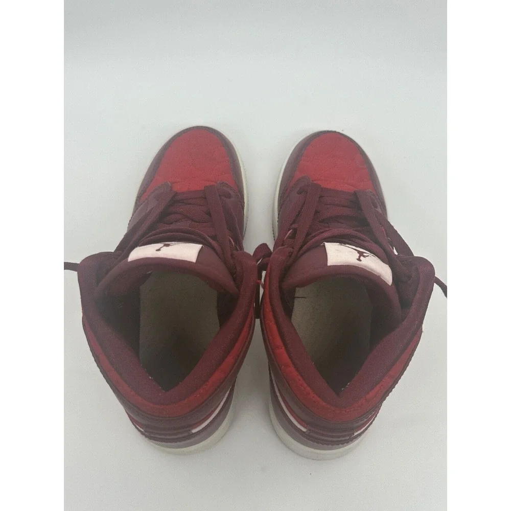 Nike ships within