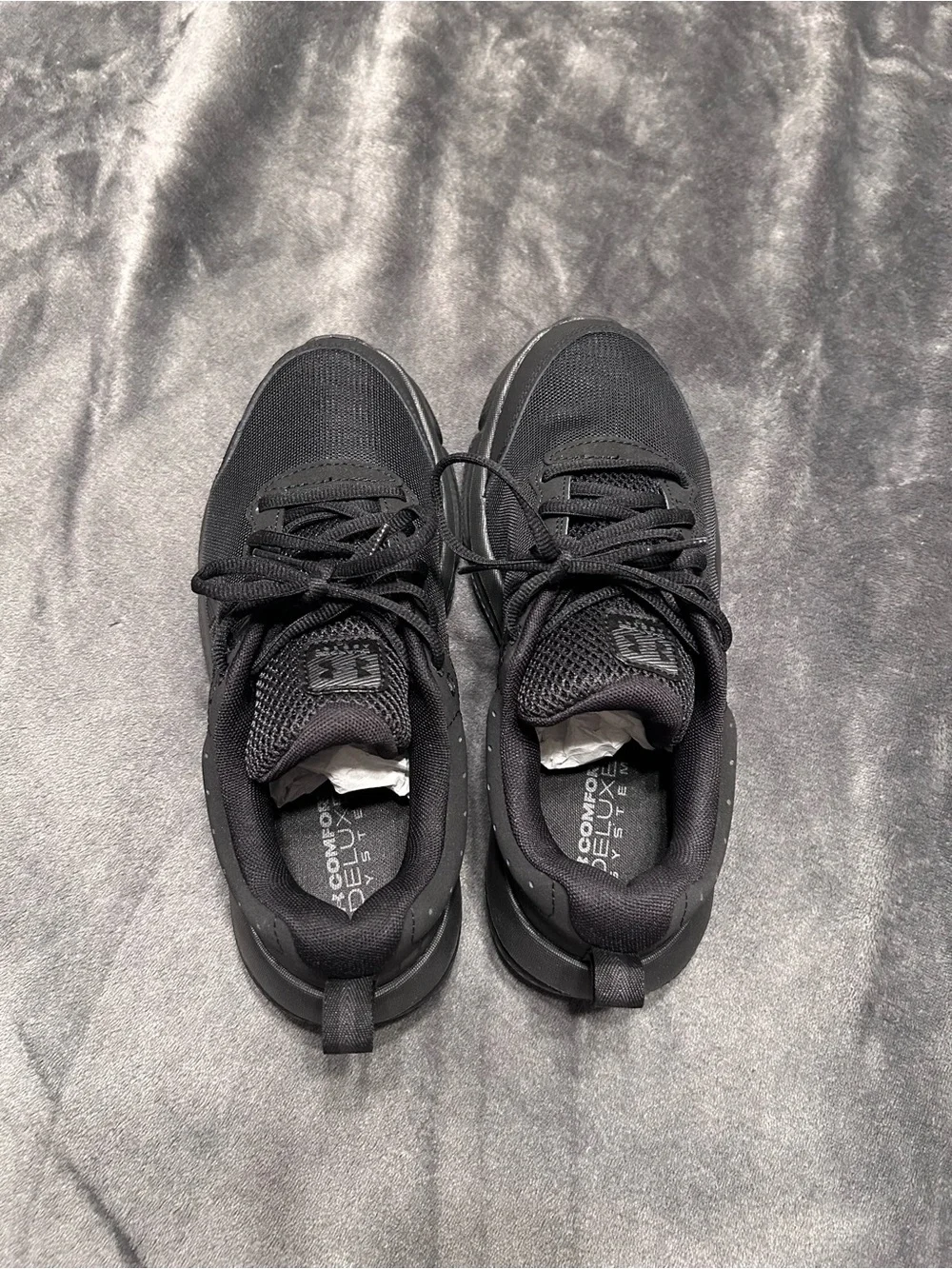Under Armour sleek black