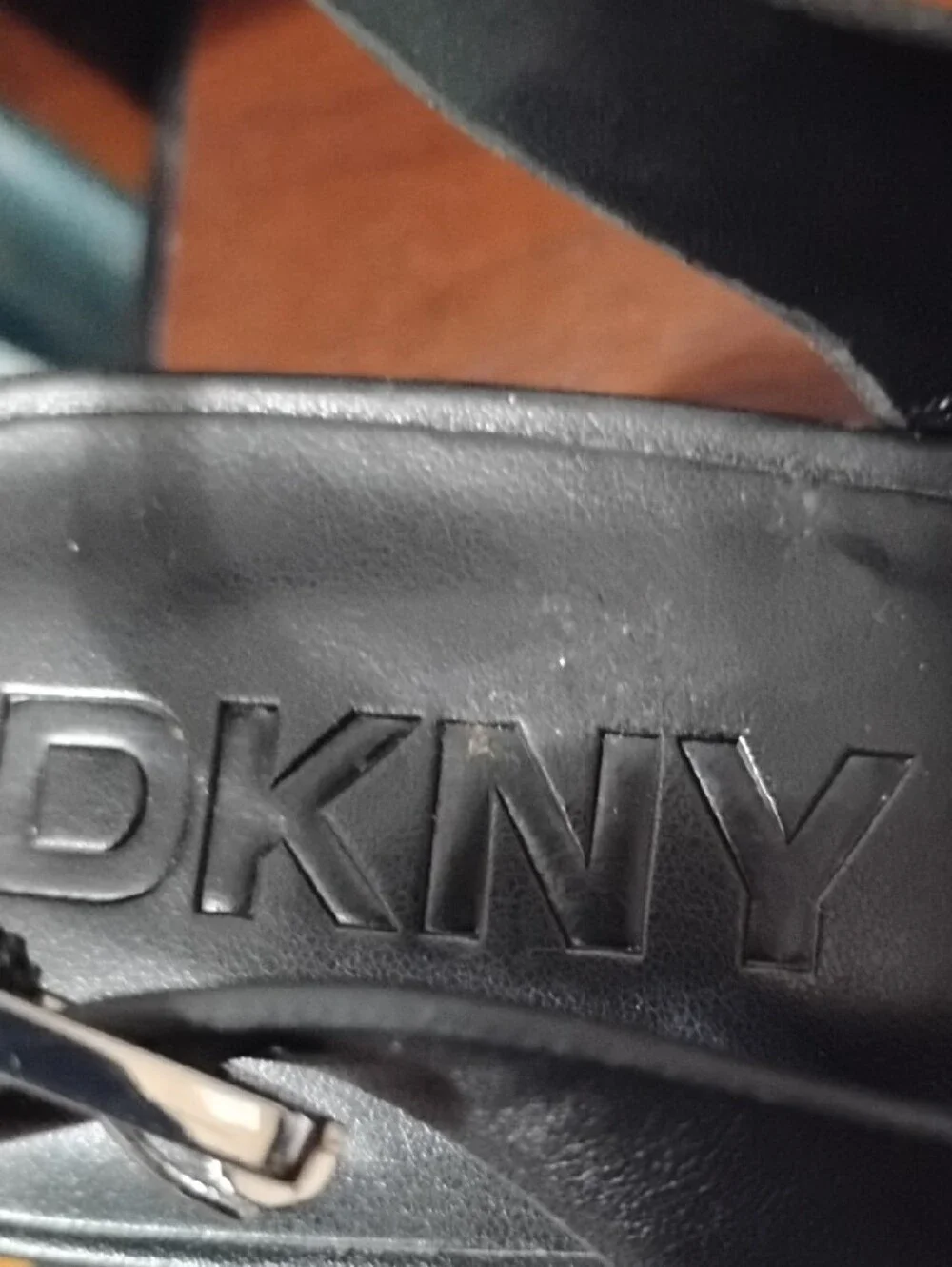 Dkny chic slingback