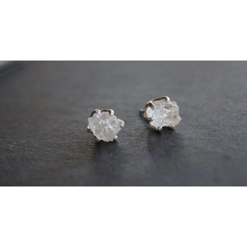 Unbranded earrings posts