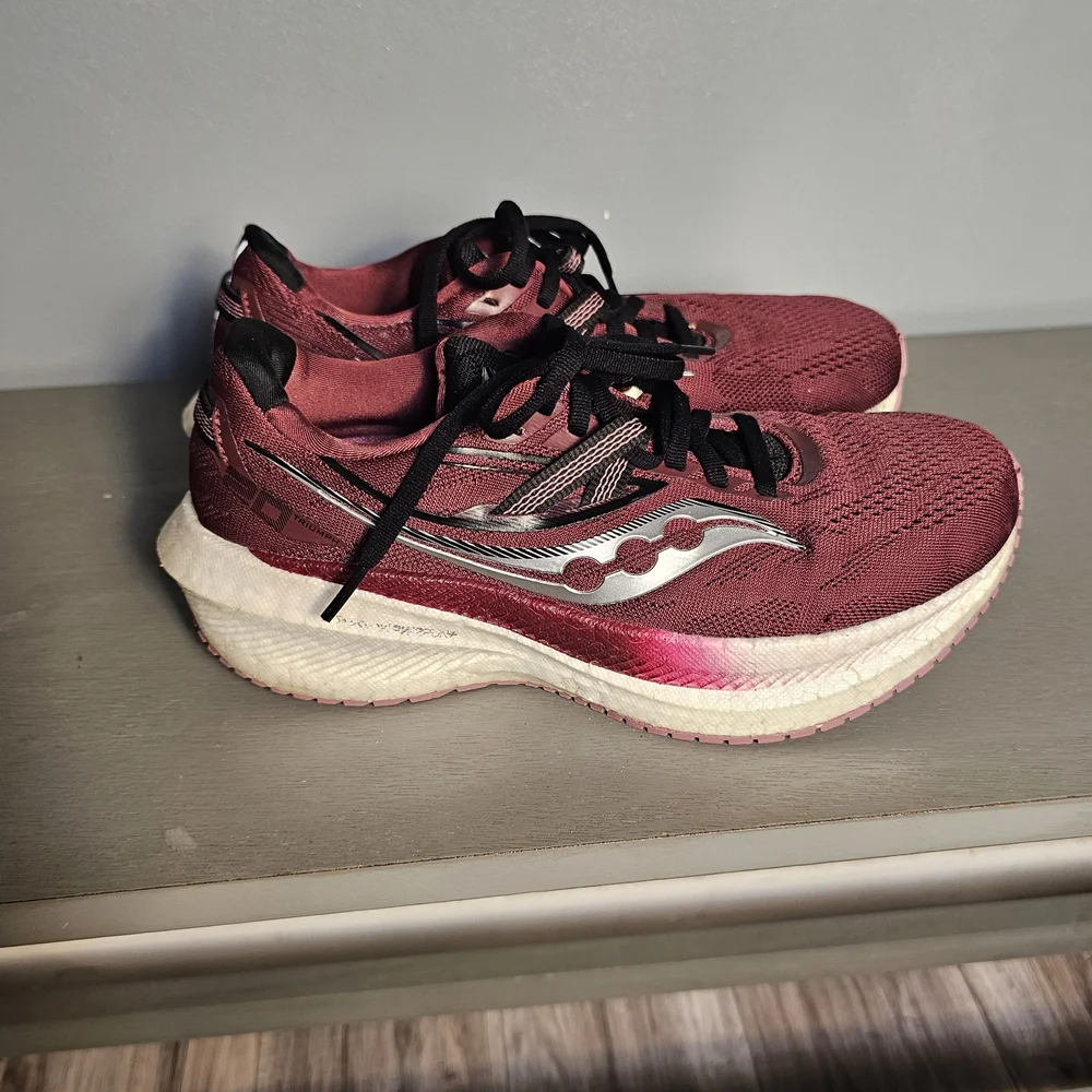 Saucony women triumph