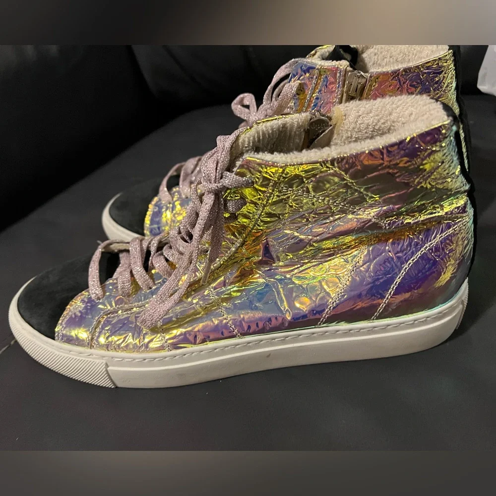 P448 stylish iridescent