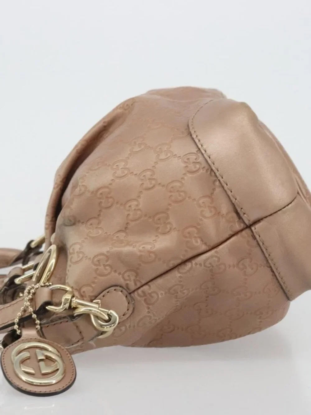 Gucci brand	gucci color	pink