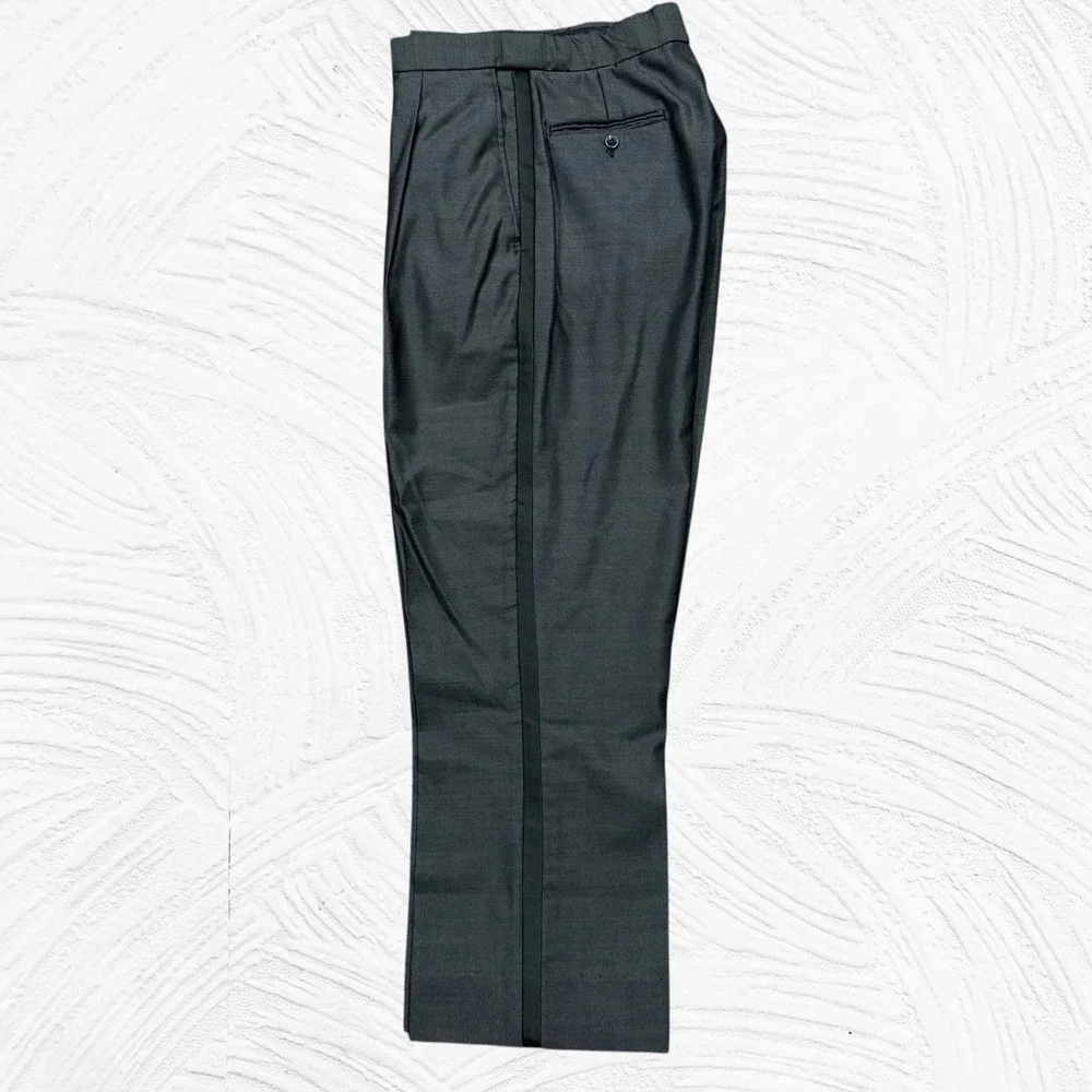 Oscar de la Renta tuxedo good