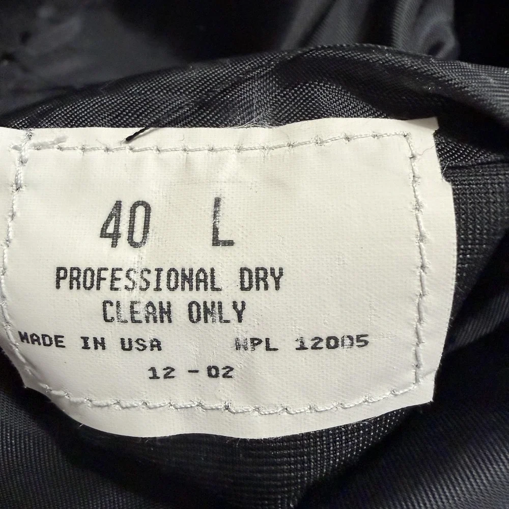 Oscar de la Renta tuxedo good