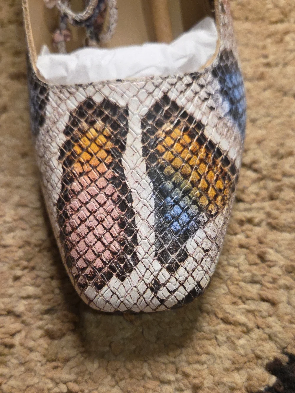 Vince Camuto unused