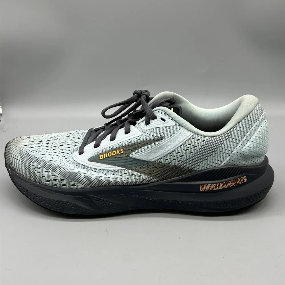 Brooks light blue