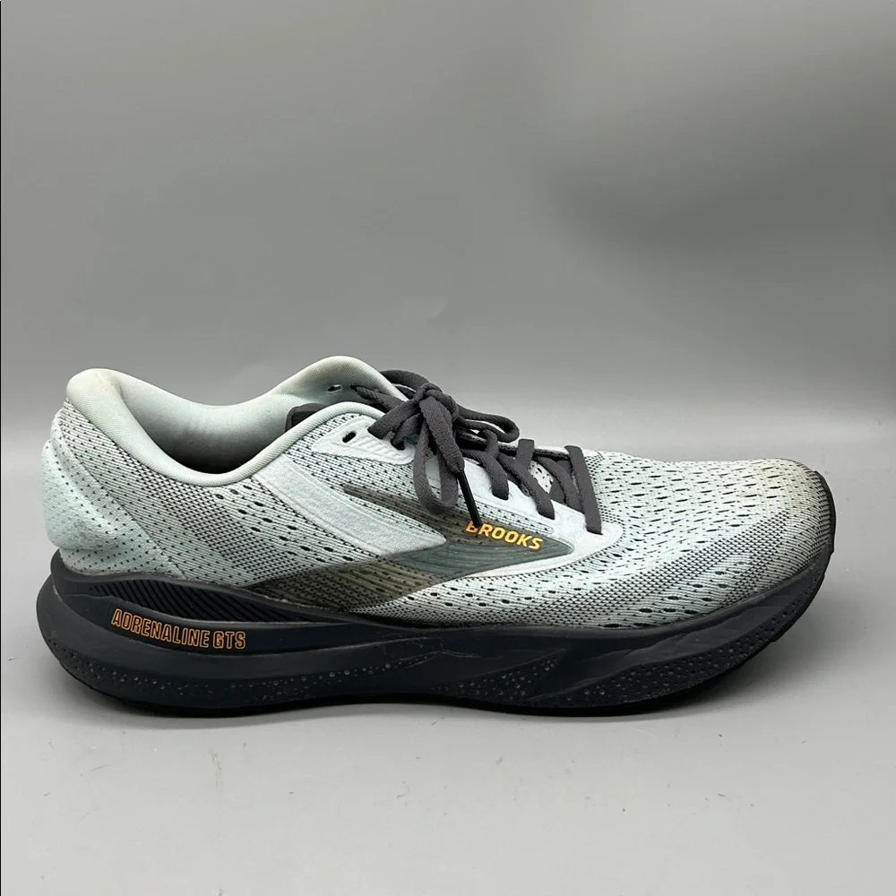 Brooks light blue