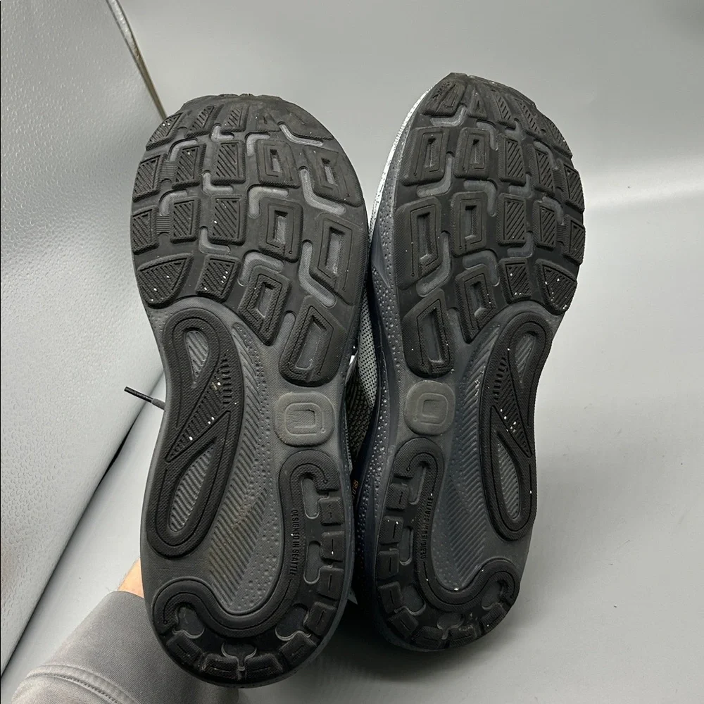 Brooks light blue