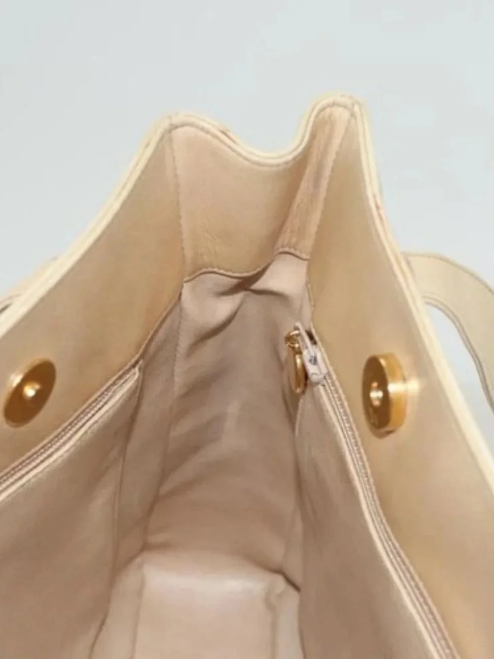 CHANEL brand	chanel color	beige