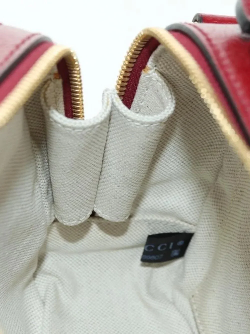 Gucci brand	gucci color	beige