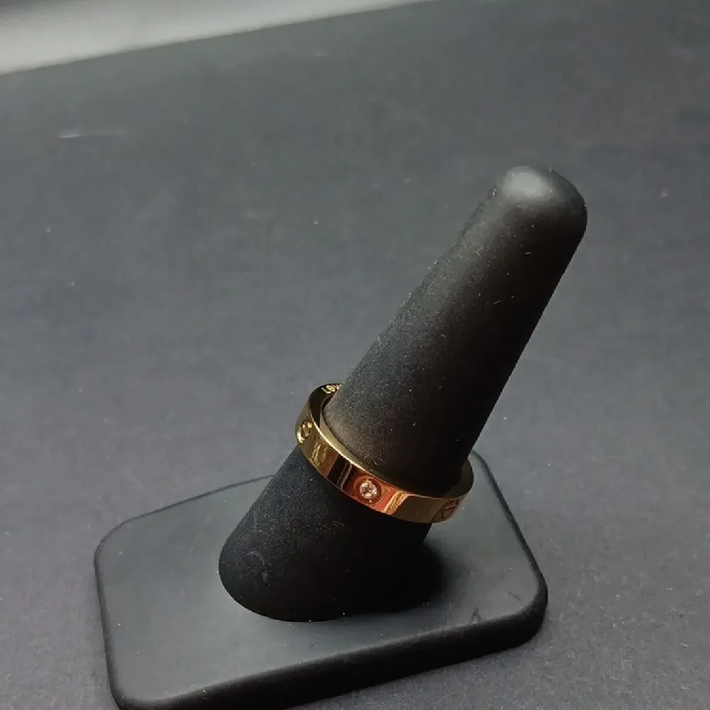 Love Ring elegant goldtone