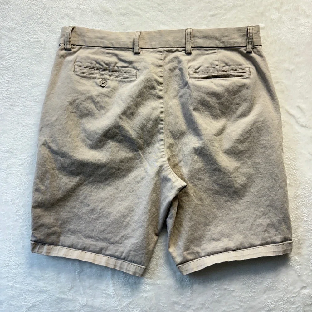 Old‎ Navy Ultimate Slim Khaki Shorts Flat Front Casual Everyday Size 34