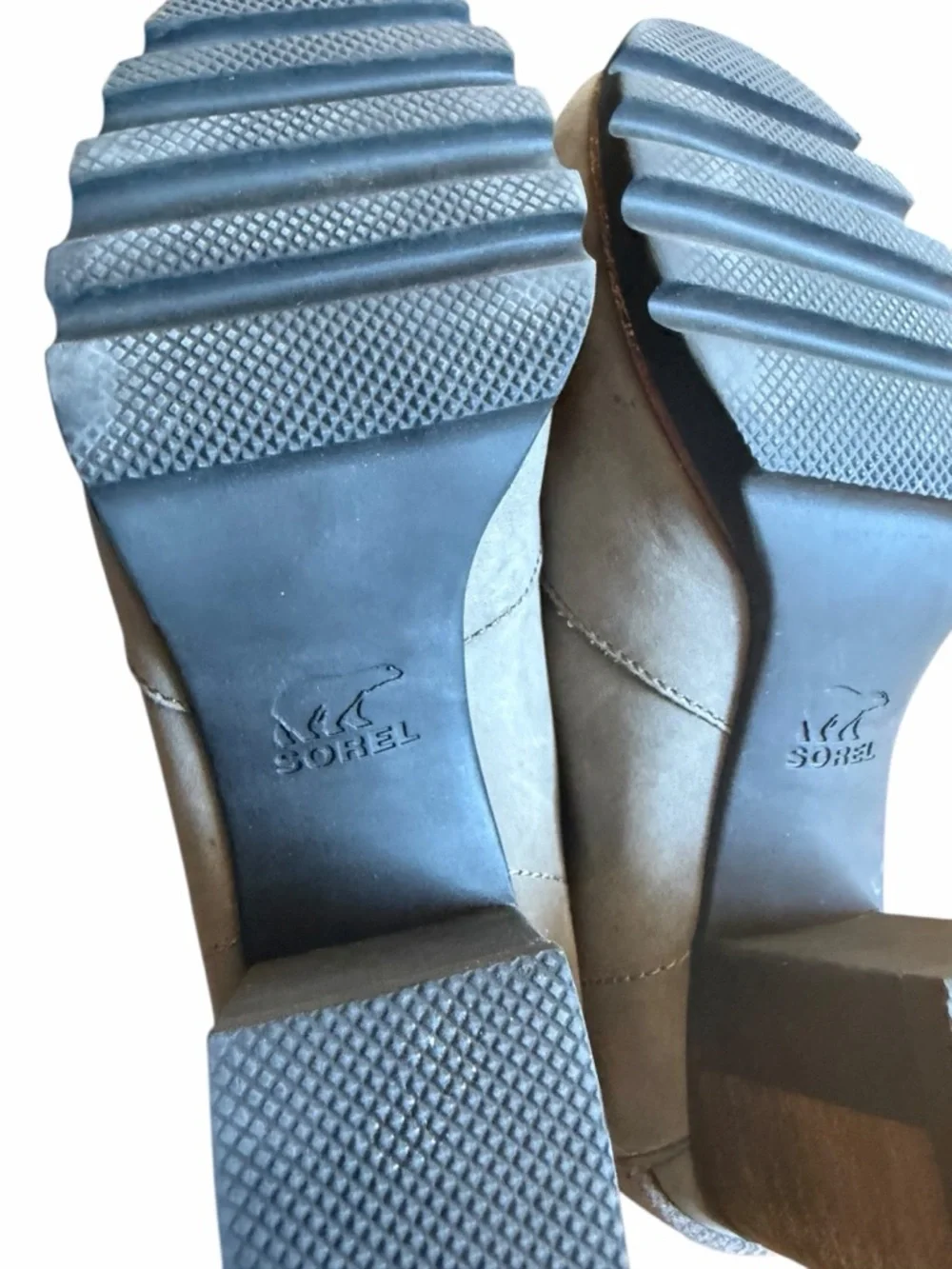 Sorel addington ankle