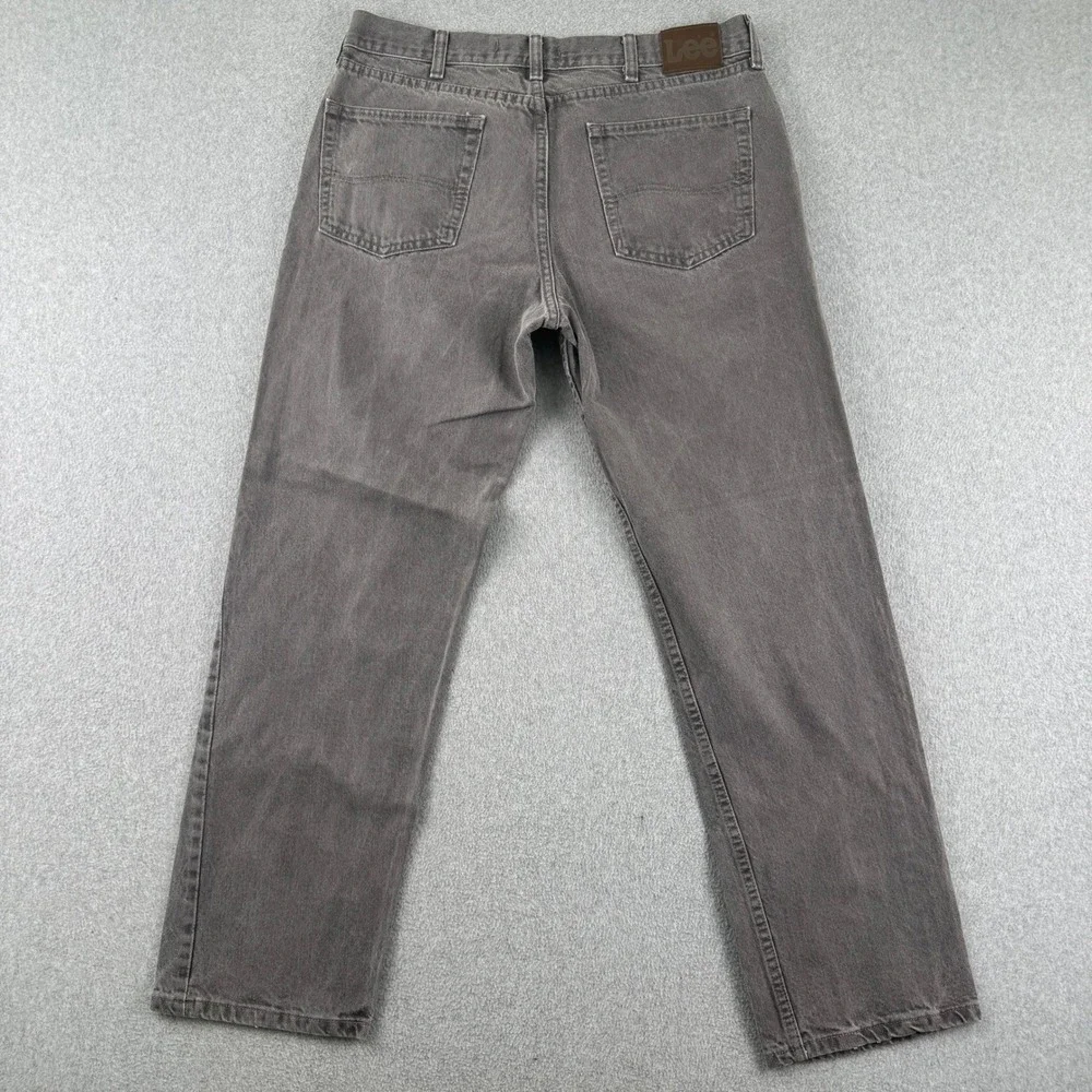 Lee before purchasing