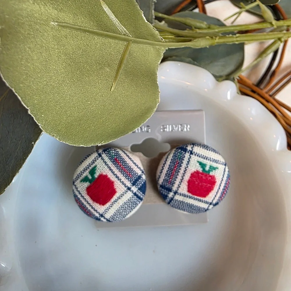 Vintage 80s Button Stud Earring Set of 2 Plaid‎ Apple & Houndstooth Gold Tone