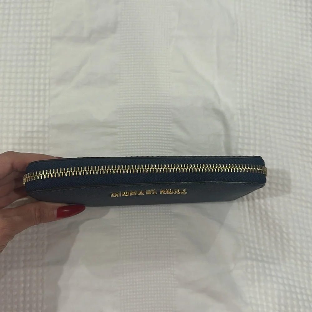 Michael Kors 5” please