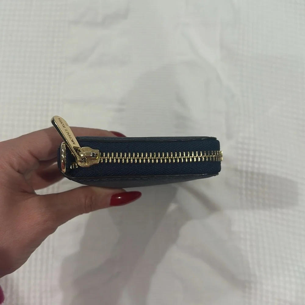 Michael Kors 5” please