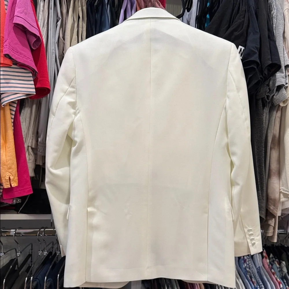 Lucci Collezione this classic