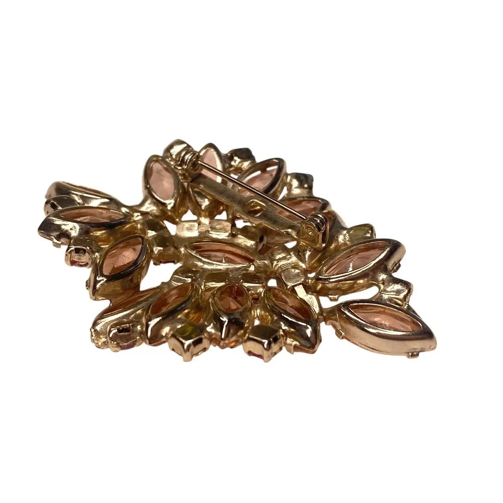 The Unbranded Brand vintage brooch