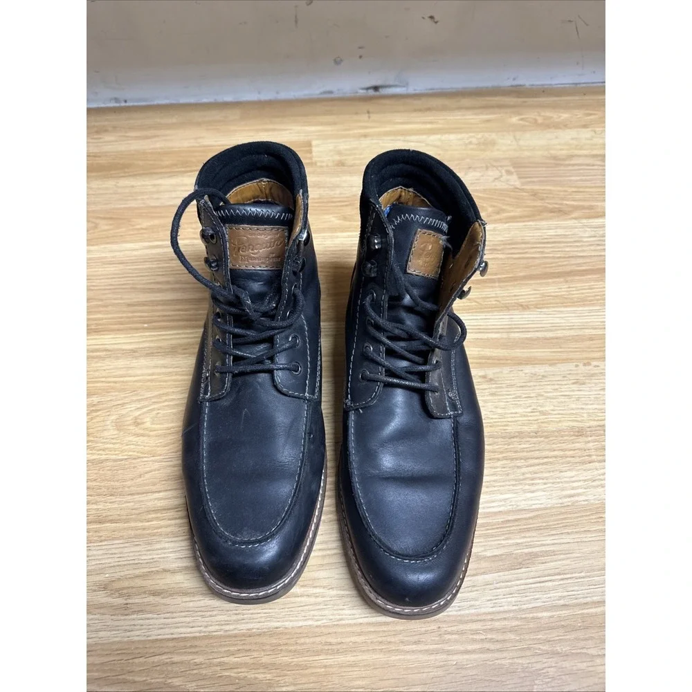 Penguin By Munsingwear black boots leather