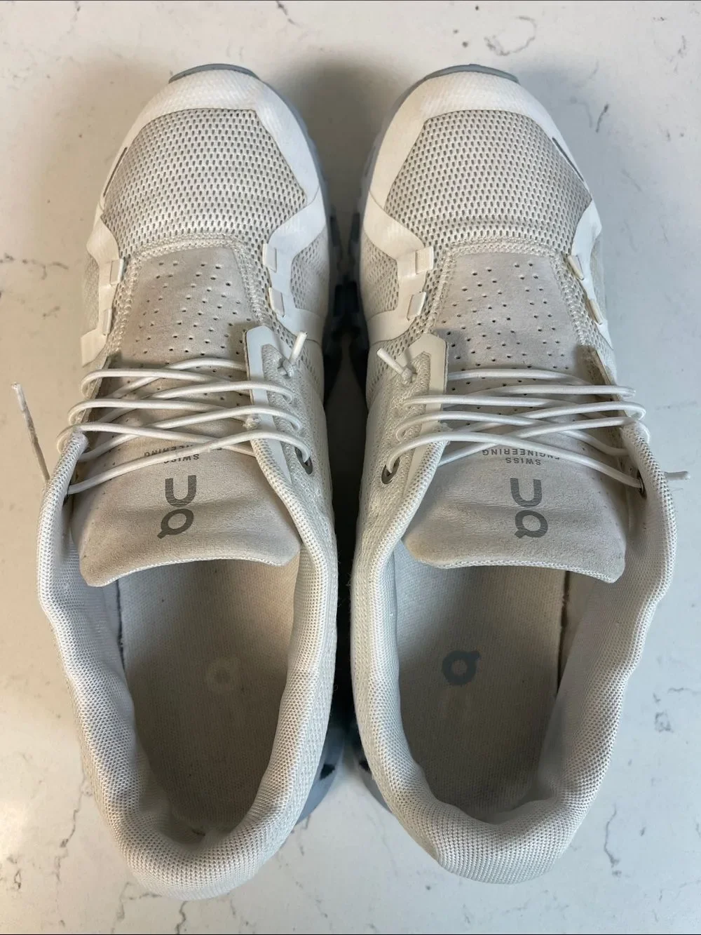On Running brand running