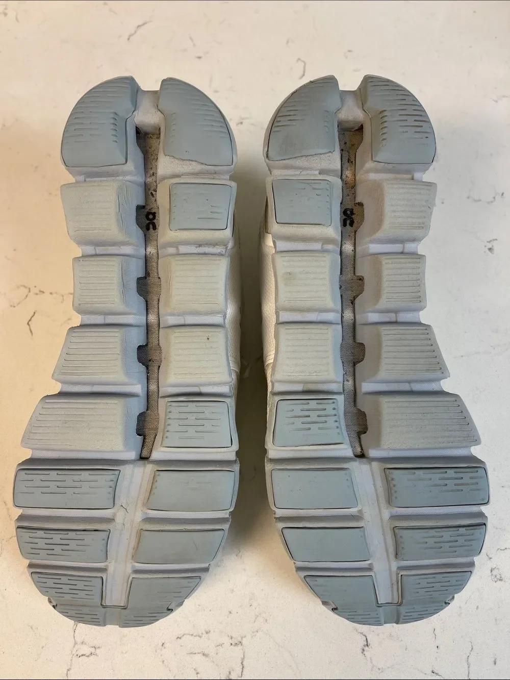 On Running brand running