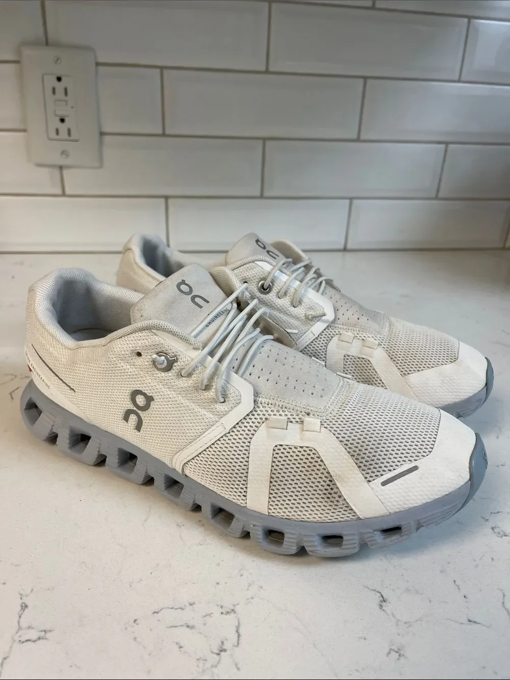 On Running brand running
