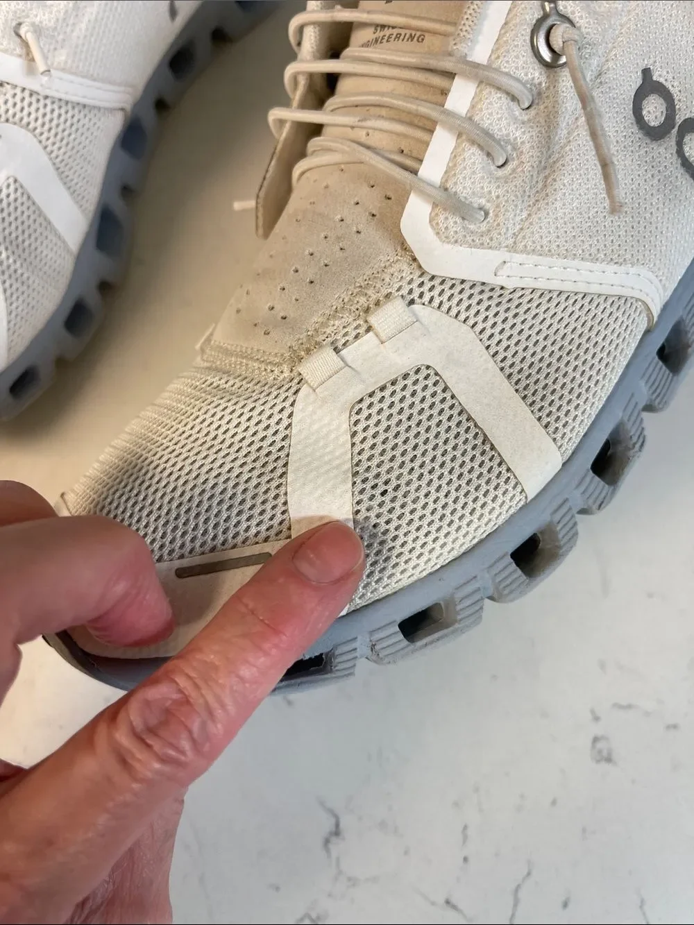 On Running brand running